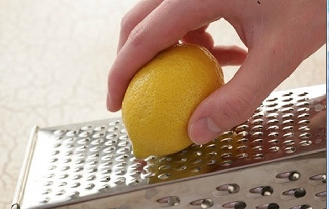 натереть цедру лимона