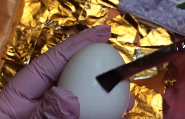 смазать яйцо яичным белком