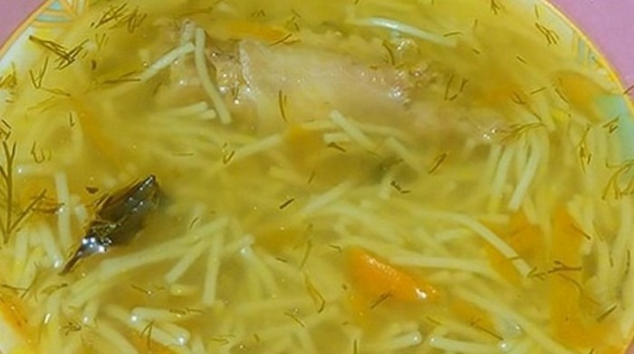 куриный суп с вермишелью