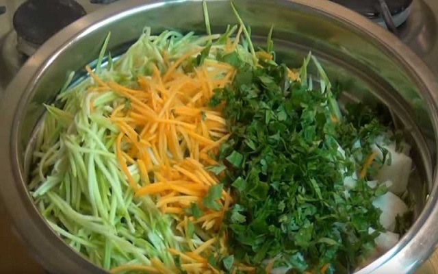 нарезать овощи