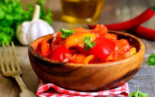 лечо из болгарского перца и помидор