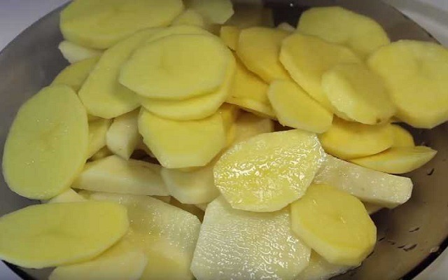почистить картошку