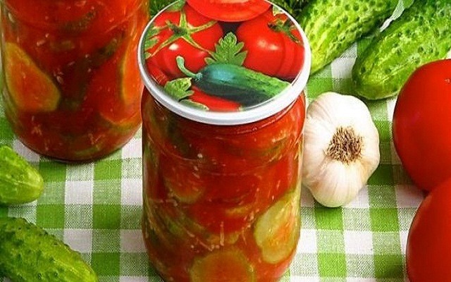 огурчики в томатной заливке