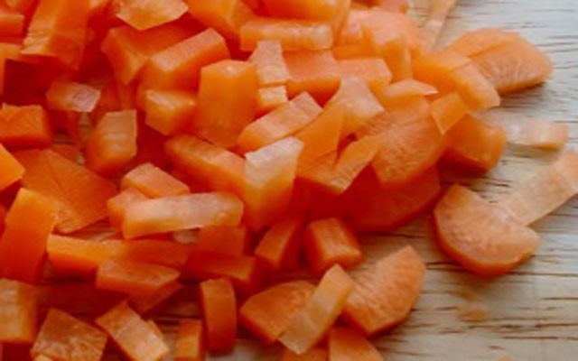 морковь покрошить брусками