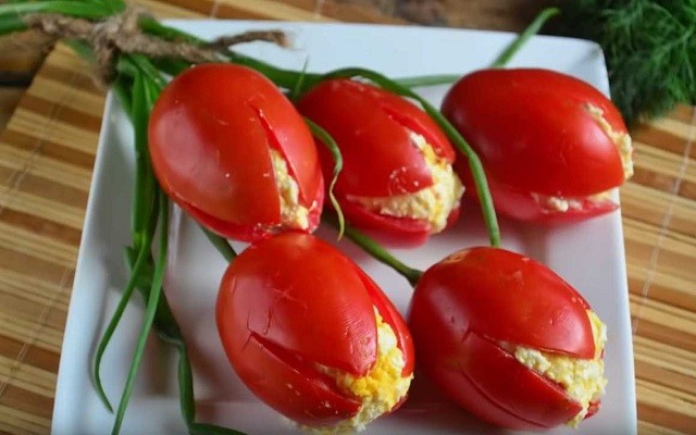 томаты тюльпаны