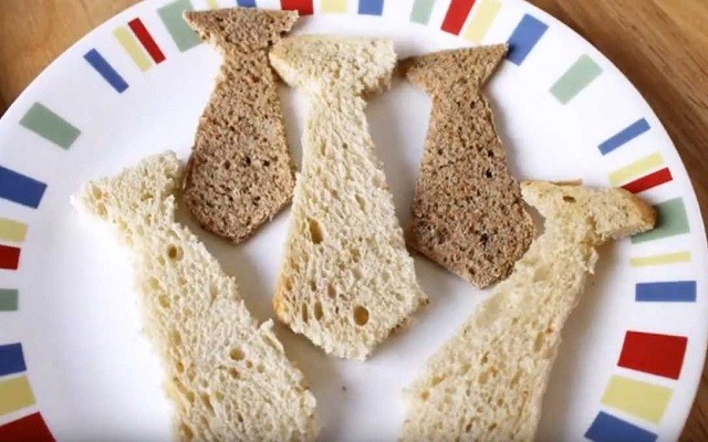нарезать хлеб