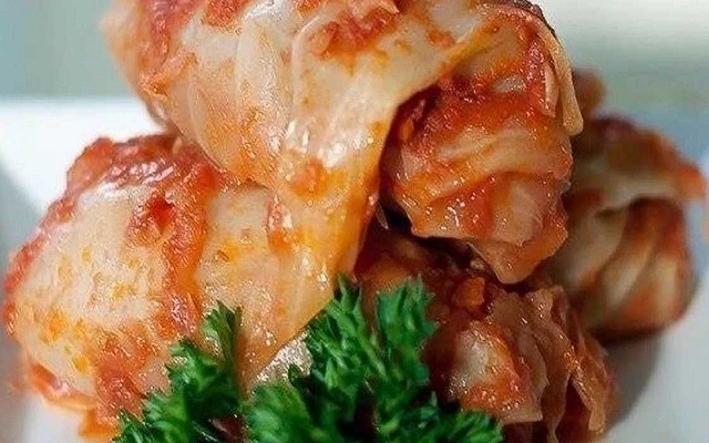 Простой рецепт голубцов в томатном соусе на сковороде