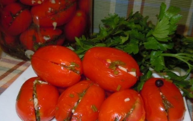 помидоры по-корейски с начинкой