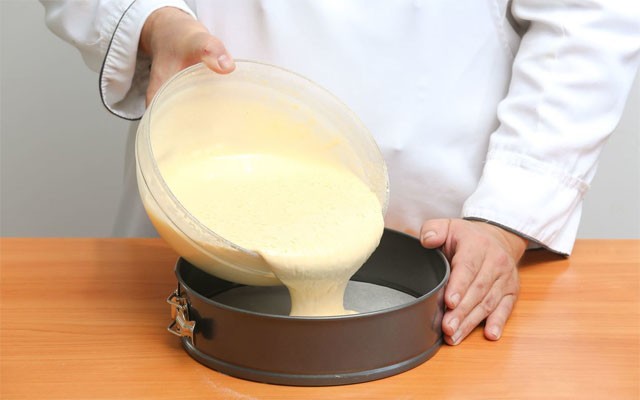 испечь кекс