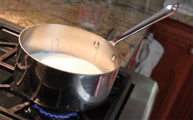 согреть молоко
