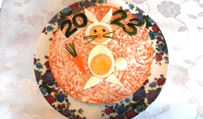 Простые и вкусные салаты на Новый 2023 год Кролика для праздничного стола